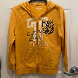 ARIZONA,GUC:Boys size XL yellow hoodie 100%cotton;faint pen mark on left pocket